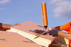 Компания «ПЕНОПЛЭКС» выпустила новый продукт: клей ПЕНОПЛЭКС® FASTFIX®